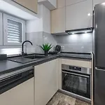 16 Steps דירה *