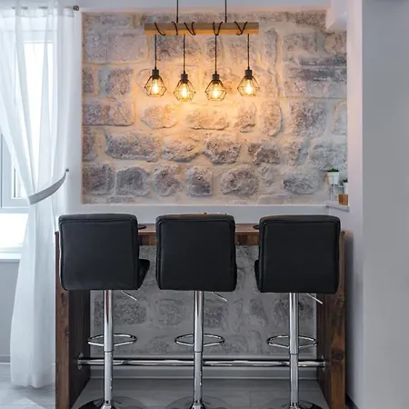 16 Steps Apartment