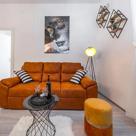 16 Steps Apartment