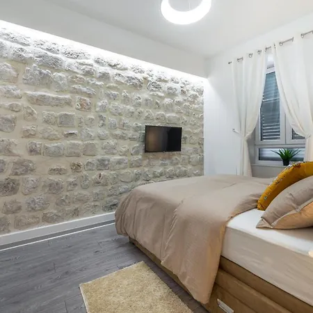 16 Steps * Dubrovnik